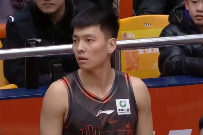 宏远速递!新老总做重要决定,朱芳雨回归交接,周鹏自告奋勇