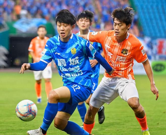 山东男篮内线补强,2米06矮壮中锋确定加盟,场均6.4分4.8个篮板