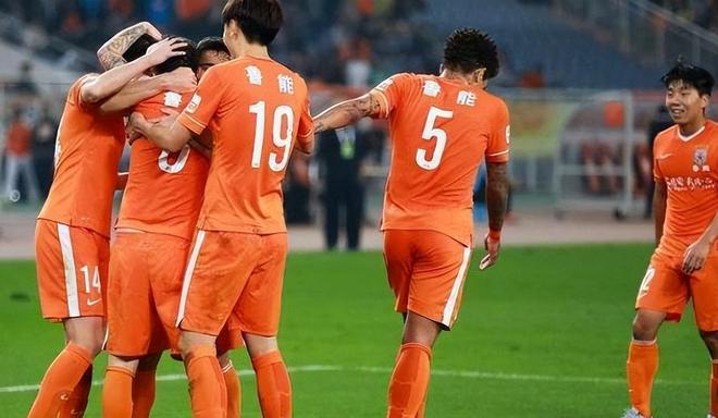 队报：巴西战摩洛哥赛前，球场周边交通陷入瘫痪