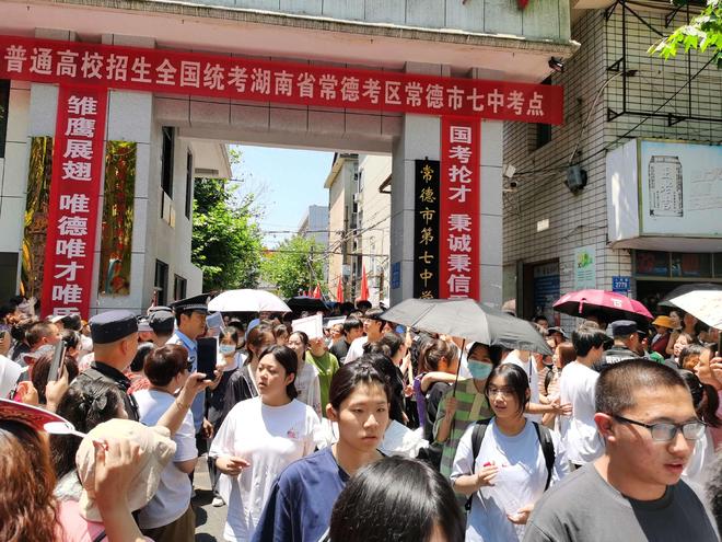 君乐宝回应纯牛奶样本在港检出菌落数超标