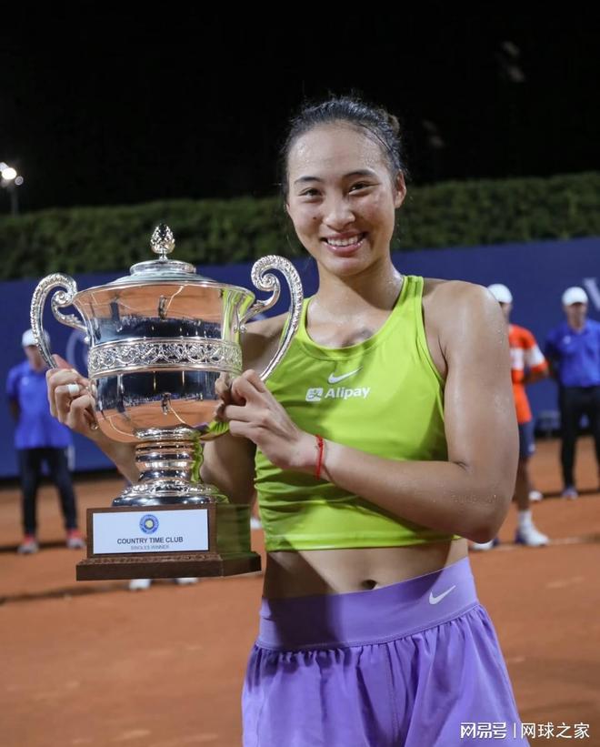 他在亚泰效力期间一球未进，如今刚加盟蓉城半年，就收获中超首球