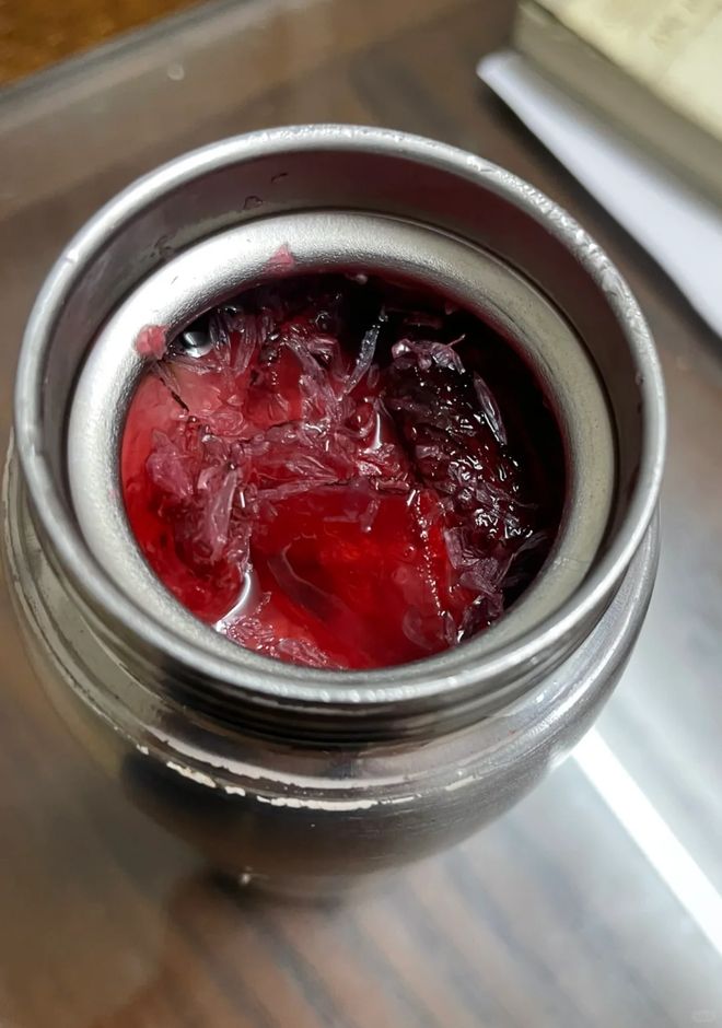 男单上半区第三轮激战正酣：科博利直落钱同学，小黑大福欲拦黑马