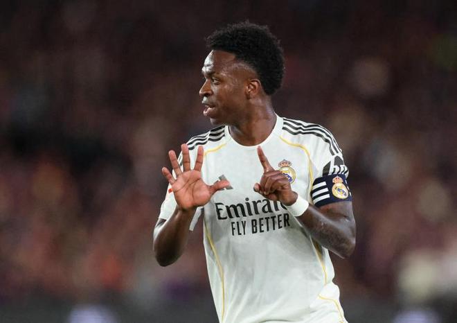 葡萄牙训练营现鳄鱼，C罗等人闭门不出