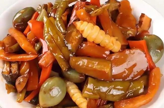 想不到！离婚3年的浪子前夫，竟给47岁未再嫁的章子怡留一手好牌