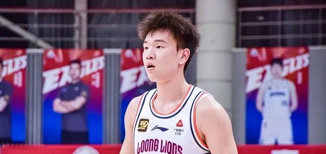 阿媒解读梅西与裁判交流内容：好好说话，别不尊重人