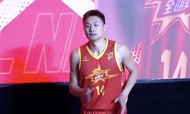 阿媒解读梅西与裁判交流内容：好好说话，别不尊重人