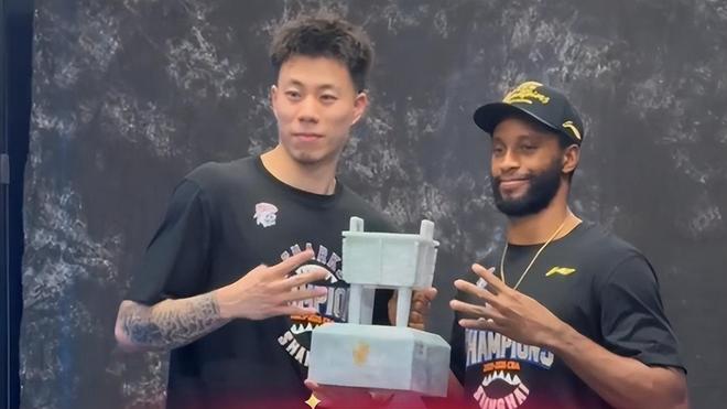韦德：詹姆斯很难选择退役，他仍然保持着精英级别的竞技状态