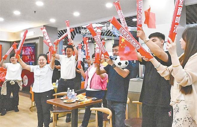 队报：巴西战摩洛哥赛前，球场周边交通陷入瘫痪